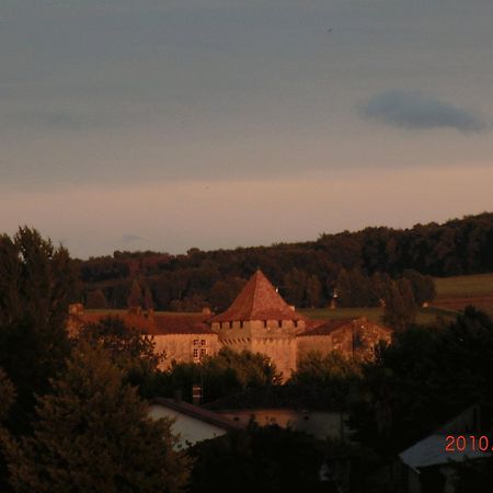 Chateau De Fourcès Buitenkant foto