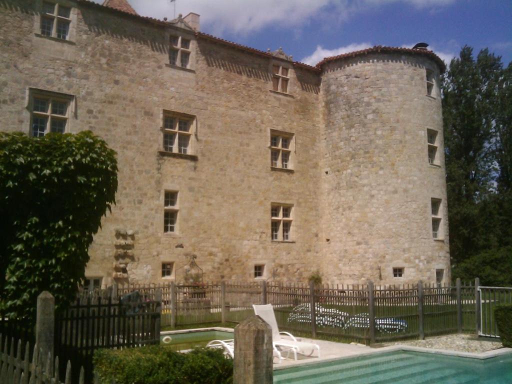 Chateau De Fourcès Buitenkant foto